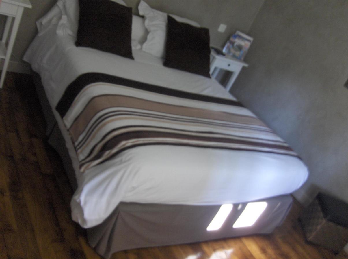 Hotel La Buissonniere Bannay  Bagian luar foto