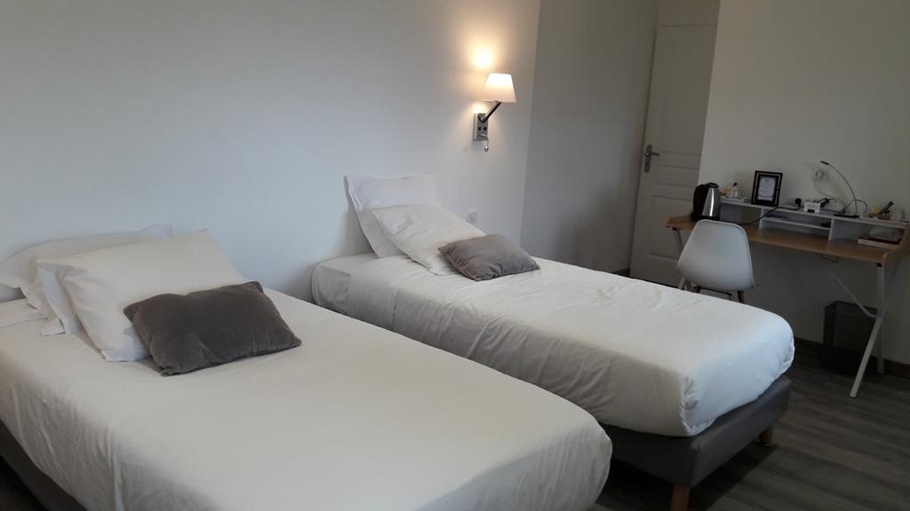 Hotel La Buissonniere Bannay  Bagian luar foto