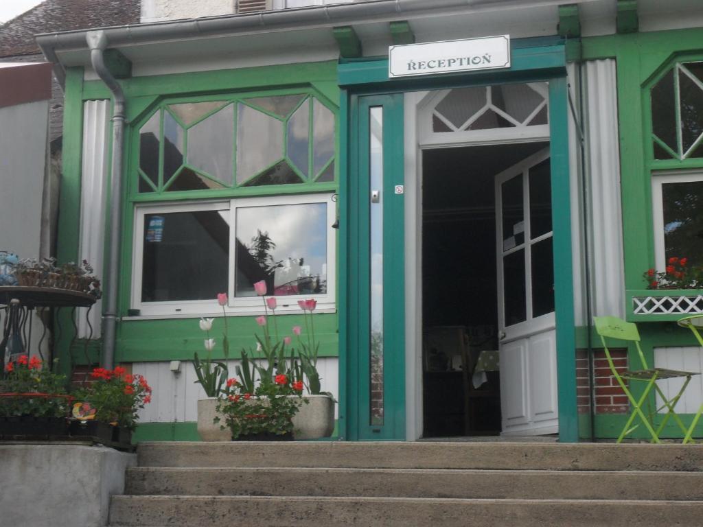 Hotel La Buissonniere Bannay  Bagian luar foto