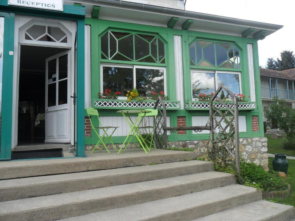 Hotel La Buissonniere Bannay  Bagian luar foto